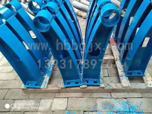 道路護(hù)欄的環(huán)保問(wèn)題及技術(shù)參數(shù)